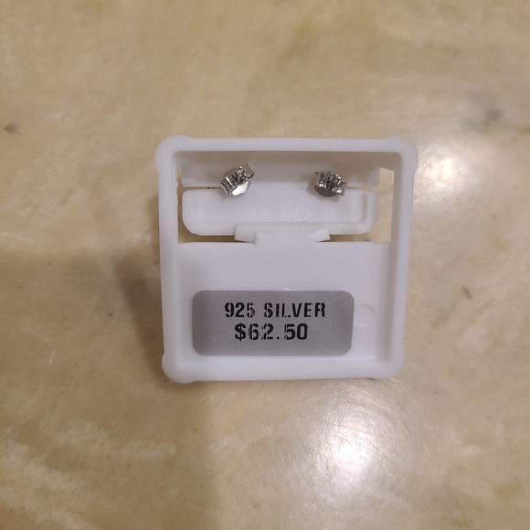 Dazzling Real Silver Floral Earrings - Picture 3 of 4